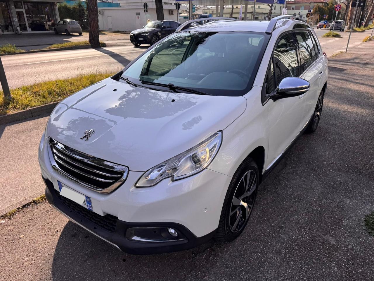 Peugeot 2008 1.6 e-HDi 115 CV neopaten garanzia 12 mesi