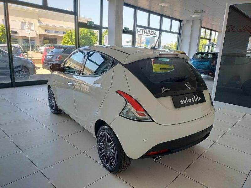 Lancia Ypsilon 1.0 FireFly 5 porte S&S Hybryd Gold KM0