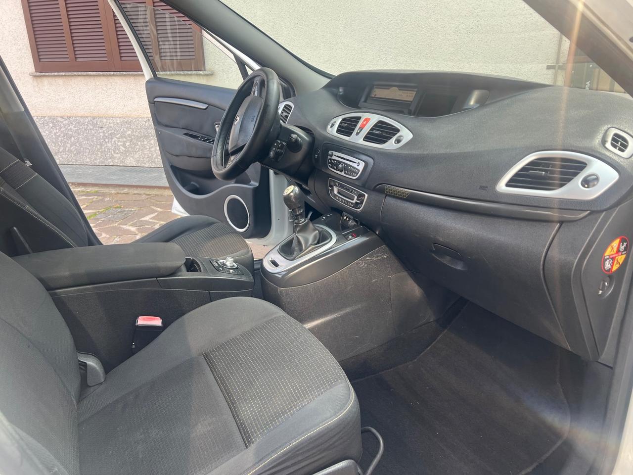 Renault Scenic Scénic X-Mod 1.9 dCi 130CV Dynamique