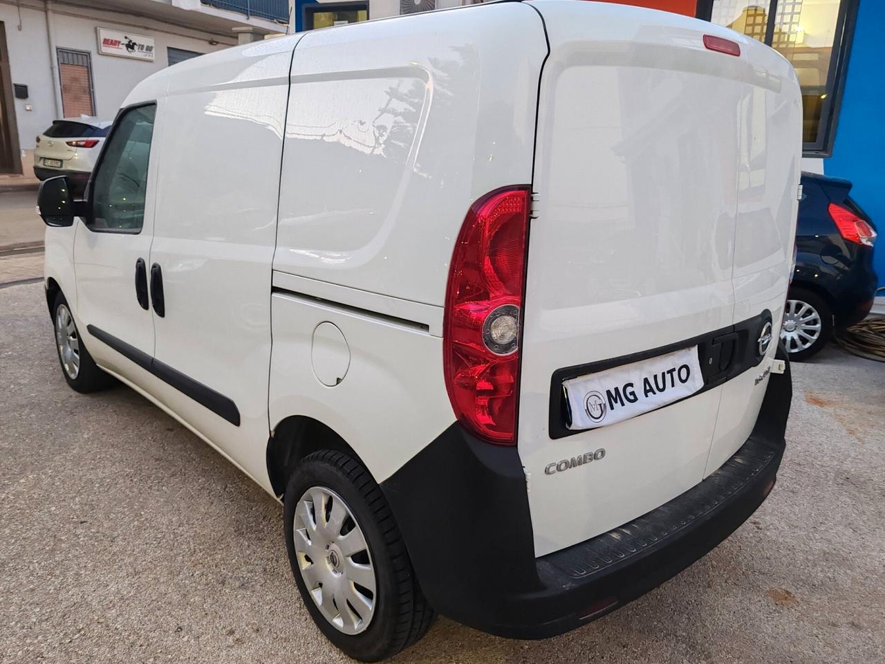 Opel COMBO 1.6 MJT 105 CV