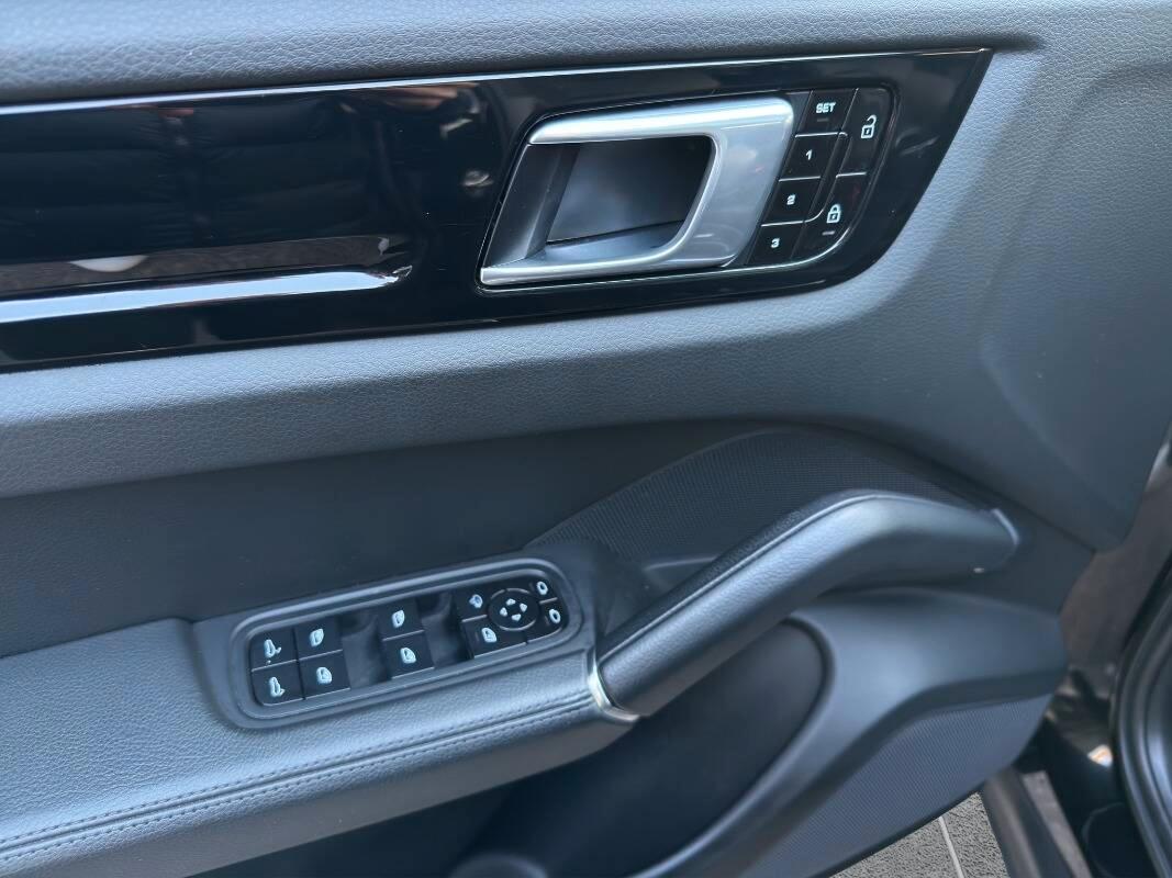 Porsche Cayenne COUPE' 3.0 340CV SOSPENSIONI PASM IVA ESPOSTA