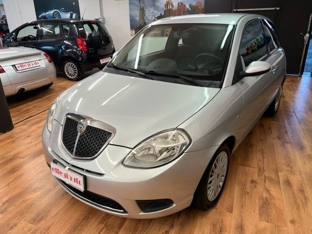 Lancia Ypsilon 1.2 Argento Adatta Neopatentati