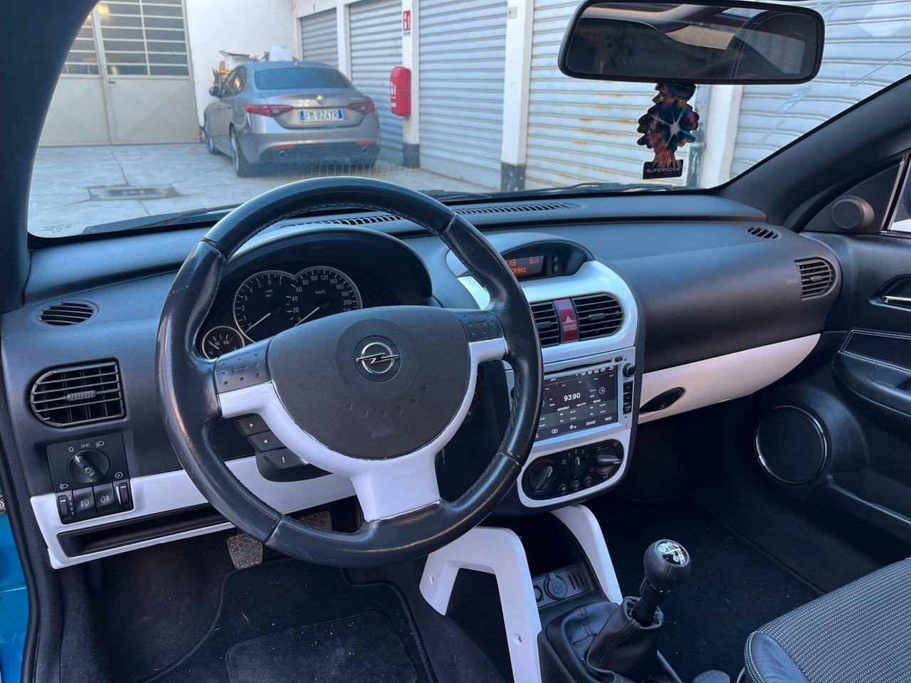 Opel Tigra TwinTop 1.4 16V Sport CABRIO