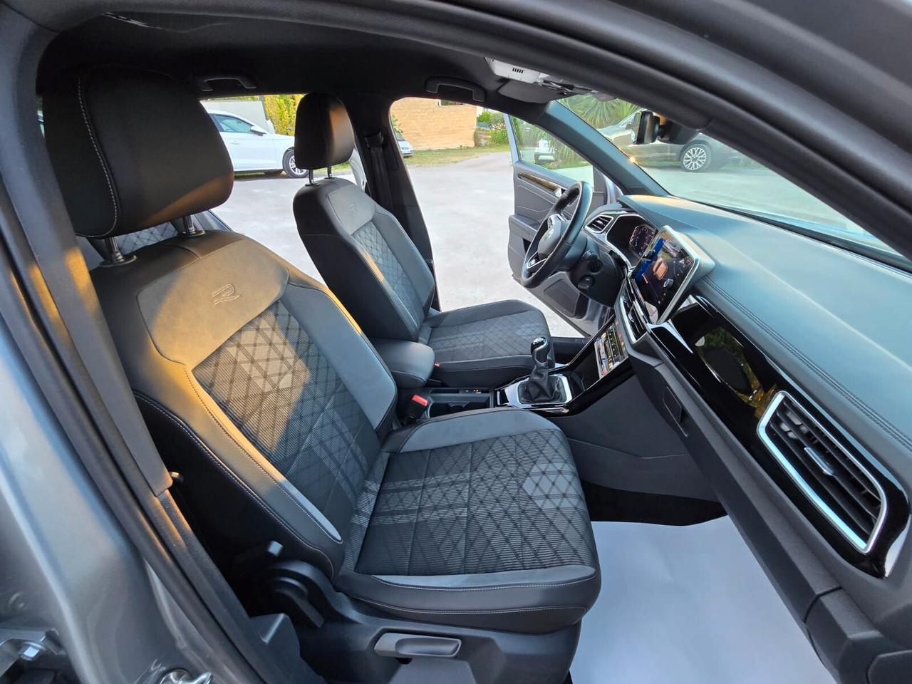 Volkswagen T-Roc 1.0 TSI R-Line 110 cv - 2022