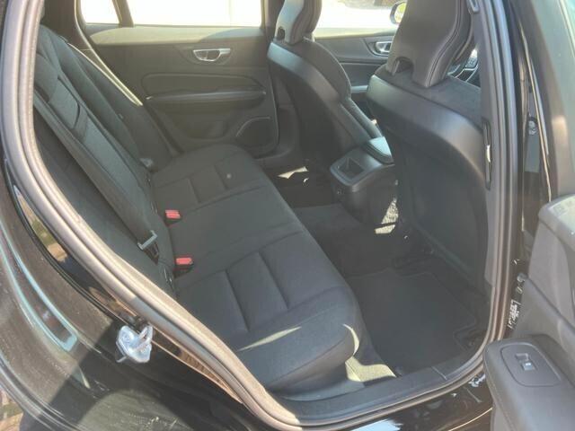 Volvo V60 B4 (d) Geartronic Momentum Business Pro