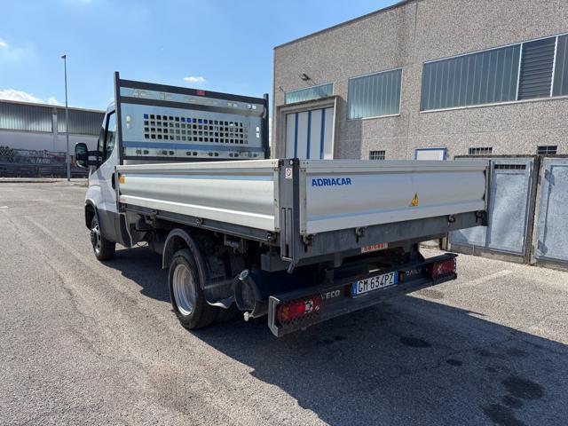 IVECO Daily 35C16H BTor3.0HPT PC-RGCabinato ribaltabile trilat