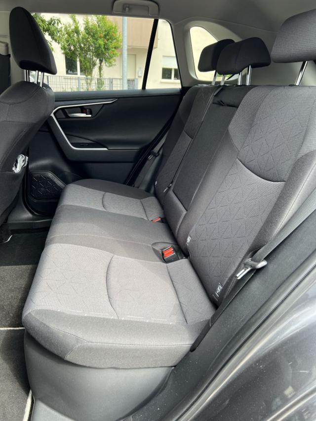 TOYOTA RAV 4 MY23 RAV4 2.5 HV (222CV) E-CVT AWD-i Business