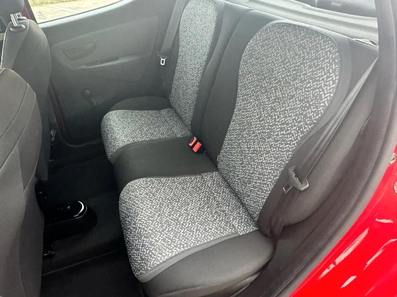 Lancia Ypsilon 1.0 FireFly 5 porte S&S Hybrid Ecochic Silver