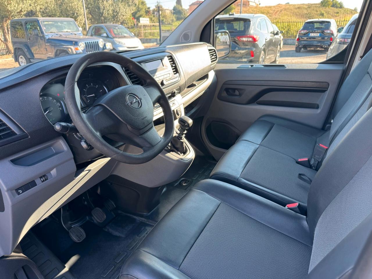 Vivaro 1.5 Diesel 120CV S&S PL-TN M Furgone Essentia