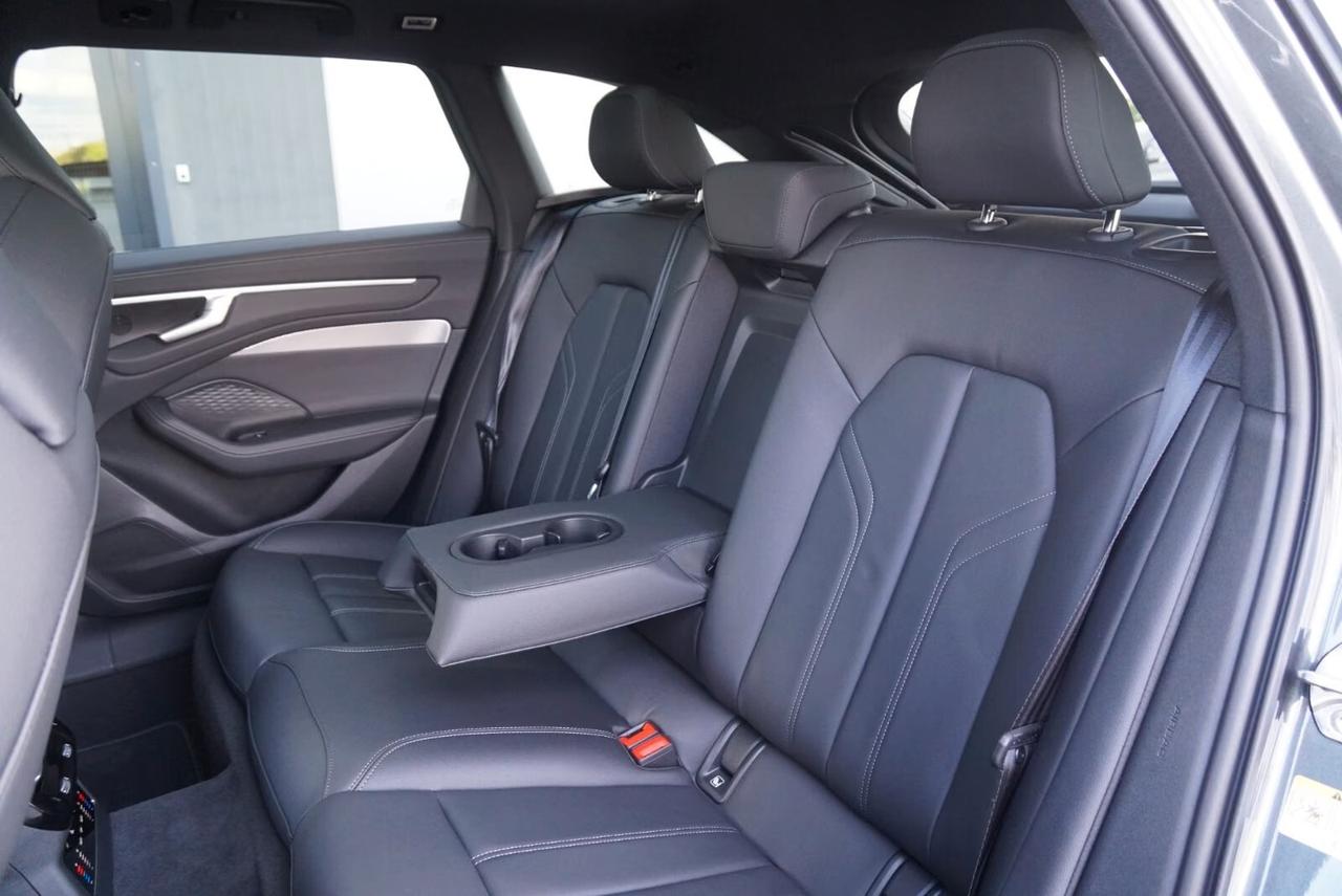Audi A6 Avant 40 2.0 TDI S tronic line edition