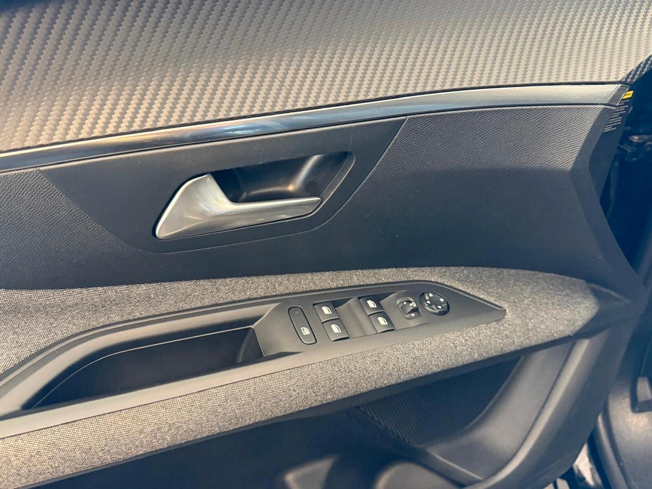 PEUGEOT 3008 1.5 130CV NAVI CRUISE CAM ANNO 2021