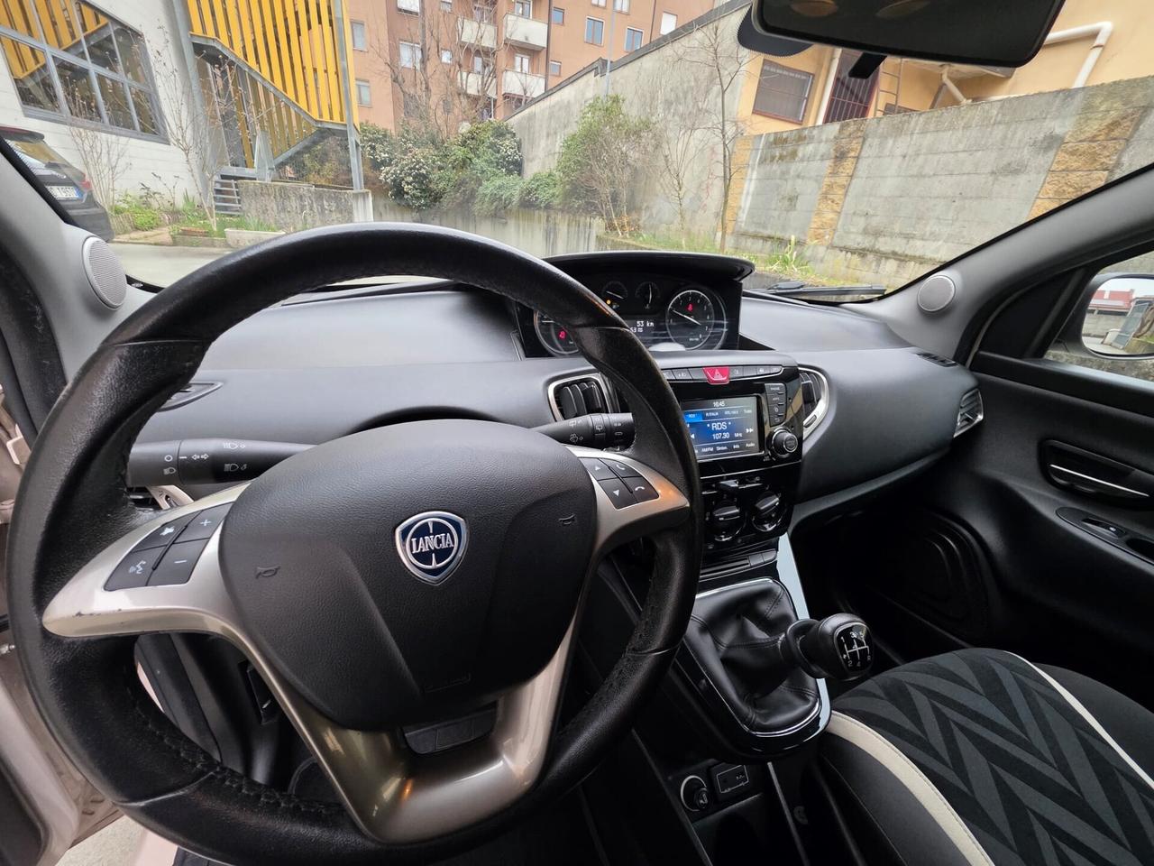 Lancia Ypsilon 1.2cc 69cv 5 porte Gold