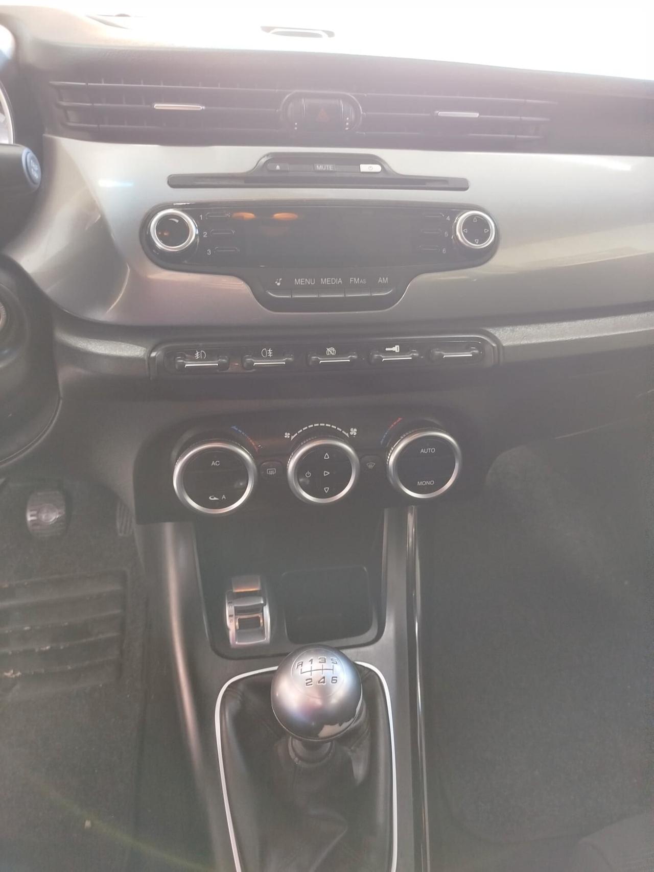 Alfa Romeo Giulietta 1.4 benzina 2011 CON GARANZIA