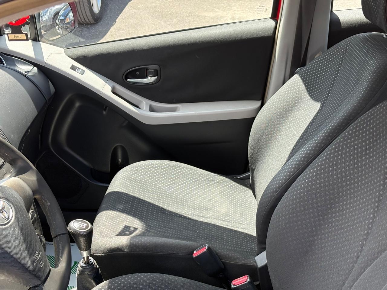 Toyota Yaris 1.0 5 porte Sol