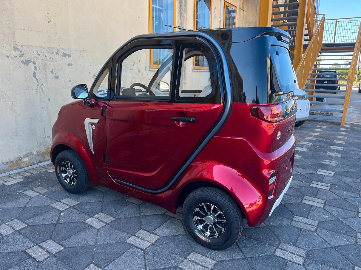 DELTA Plus scooter cabinato anziani/disabili microcar
