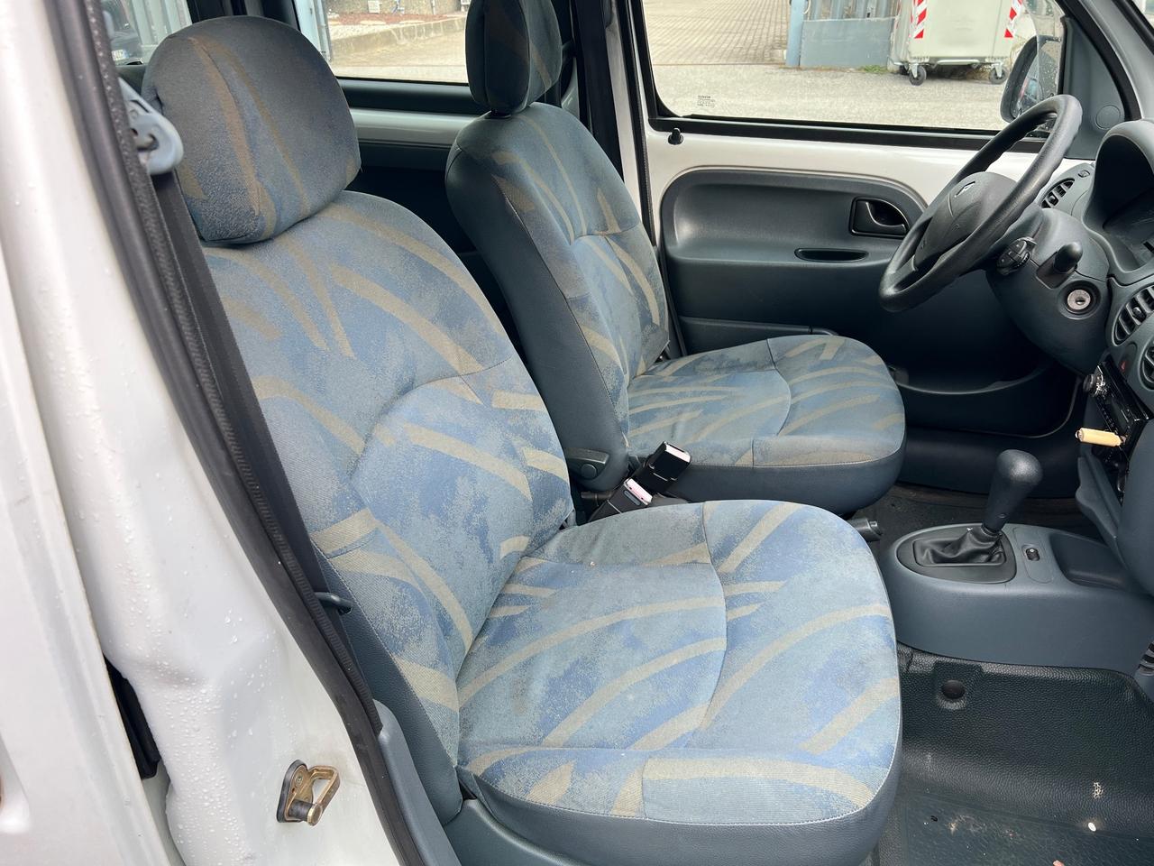 Renault Kangoo 1.4 cat Proactive cambio automatico