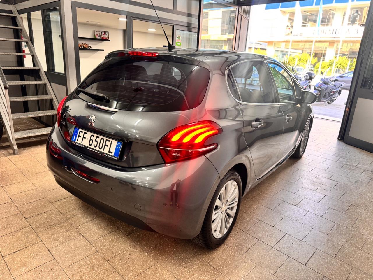 Peugeot 208 1.6 HDi 75 Cv 5 Porte Allure - 2017