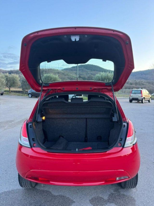 LANCIA Ypsilon 1.2 69 CV 5 porte GPL Ecochic Gold