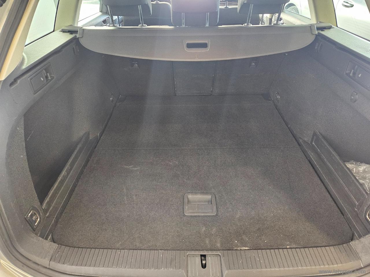 VOLKSWAGEN Passat Var. 1.6 TDI DSG EVO Business BMT