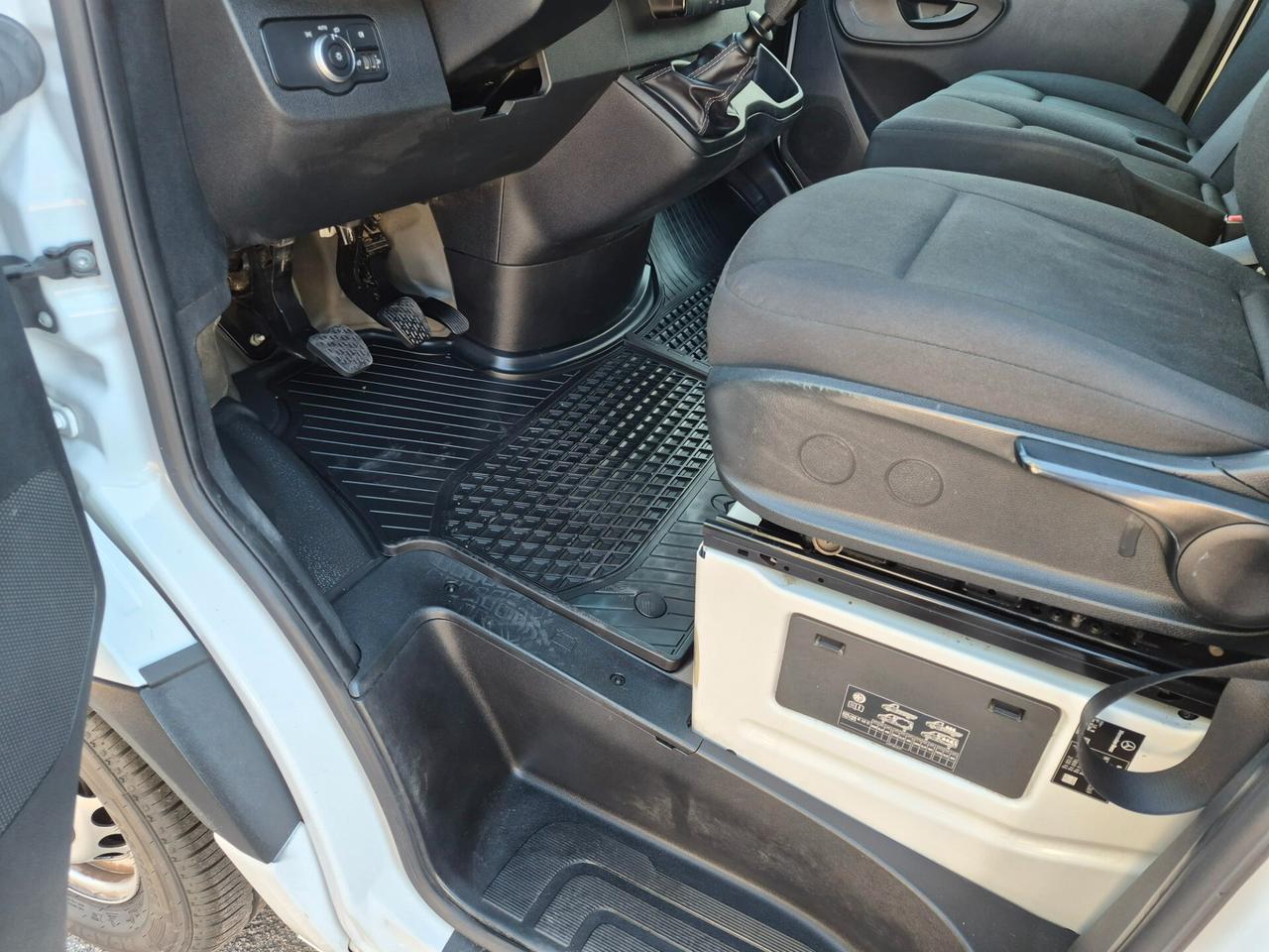 Mercedes Benz F39/35 311 CDI FWD TA Furgone