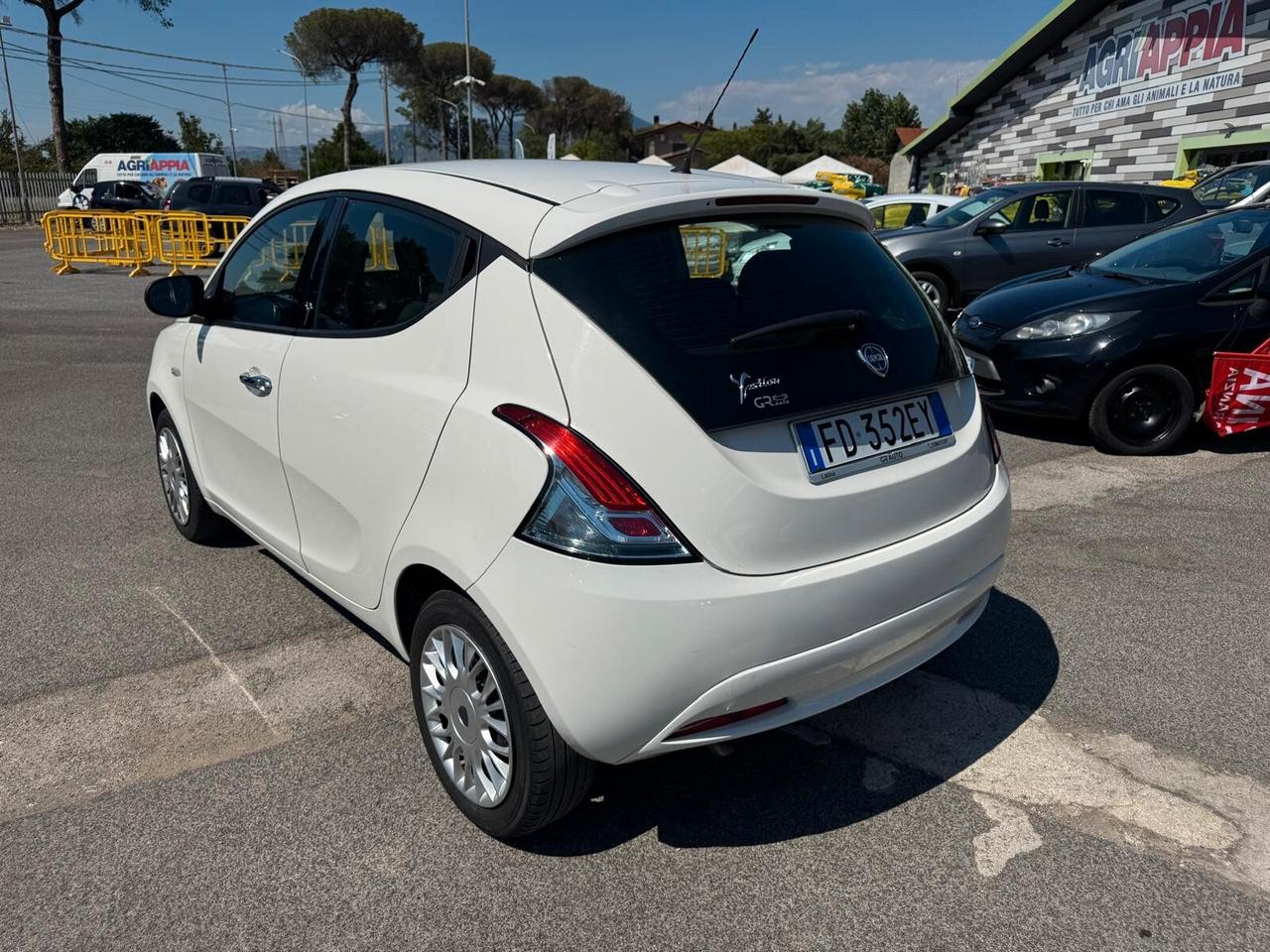 Lancia Ypsilon 1.2 BENZINA 69CV SILVER 2016