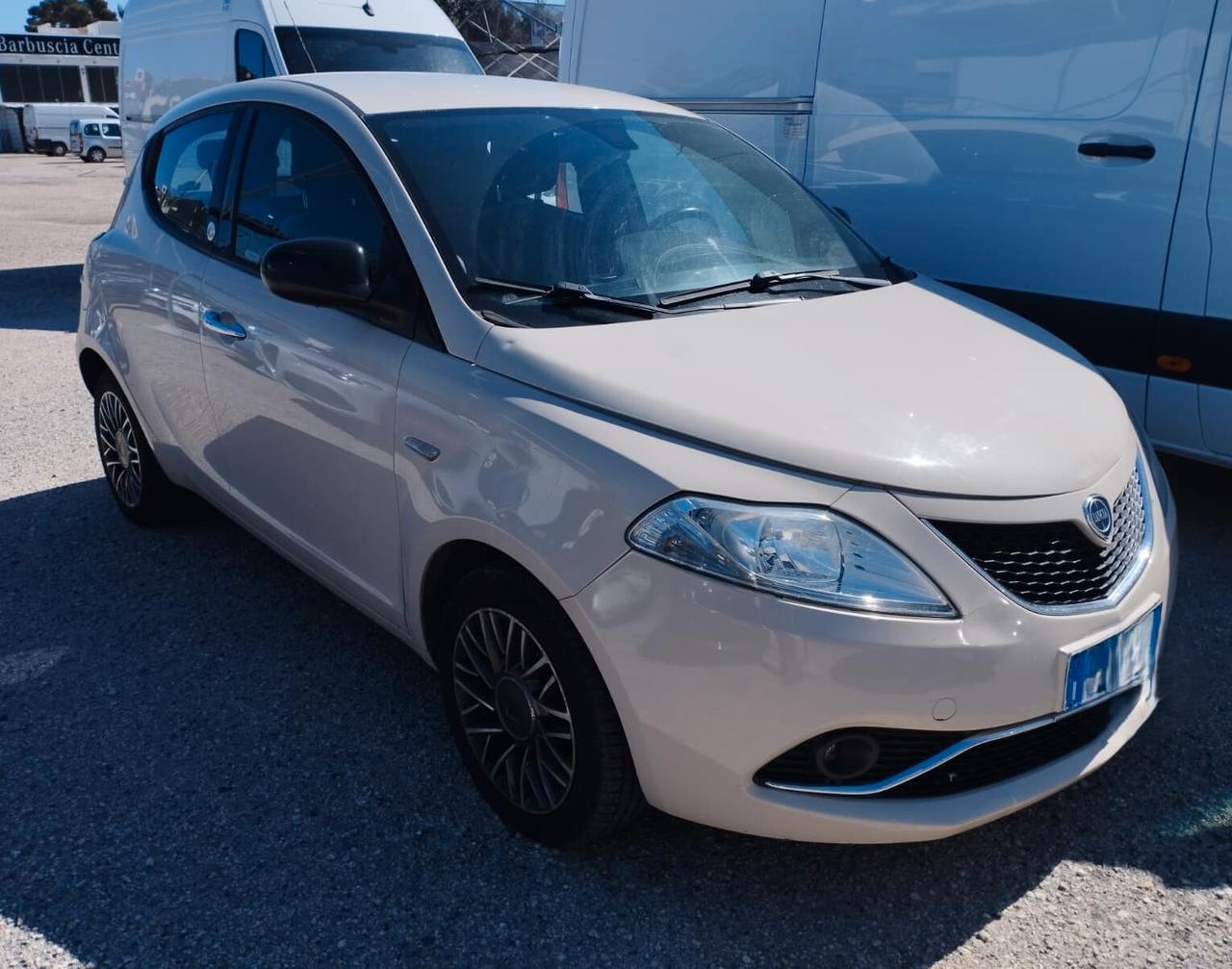Lancia Ypsilon 1.2 69 CV 5 porte GPL Ecochic Silver