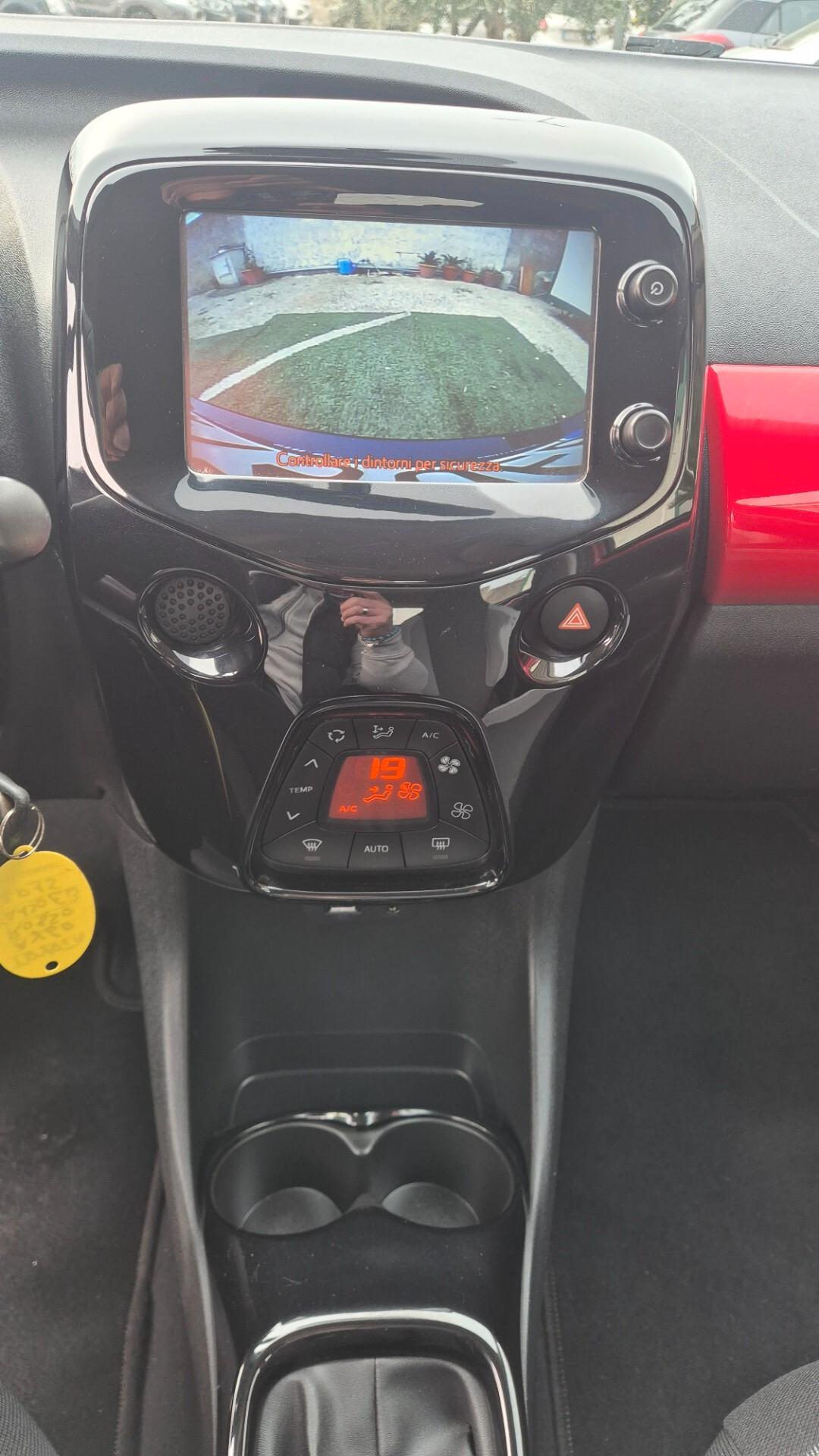 Toyota Aygo 1.0 VVT-i 69 CV 5 porte x-cool