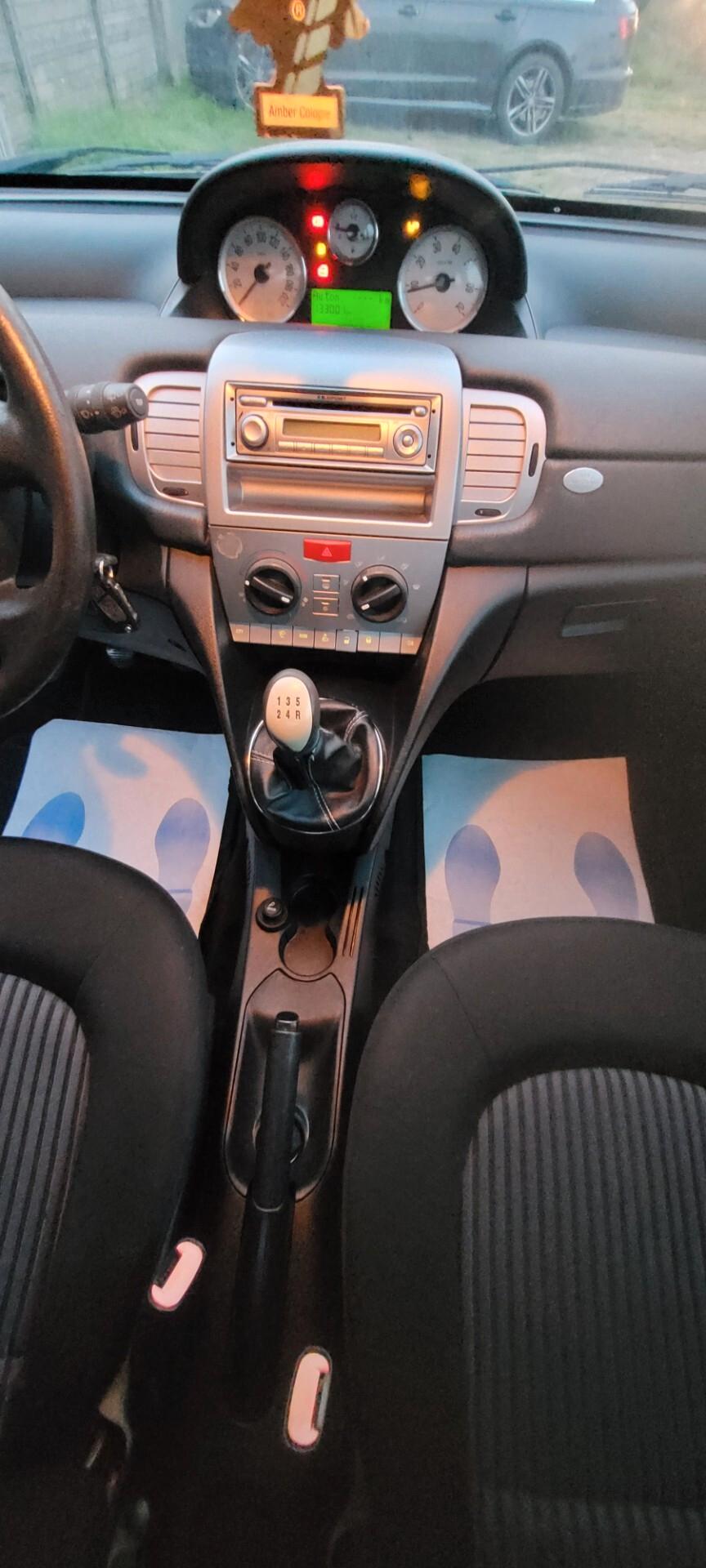 Lancia Ypsilon 1.2 Argento