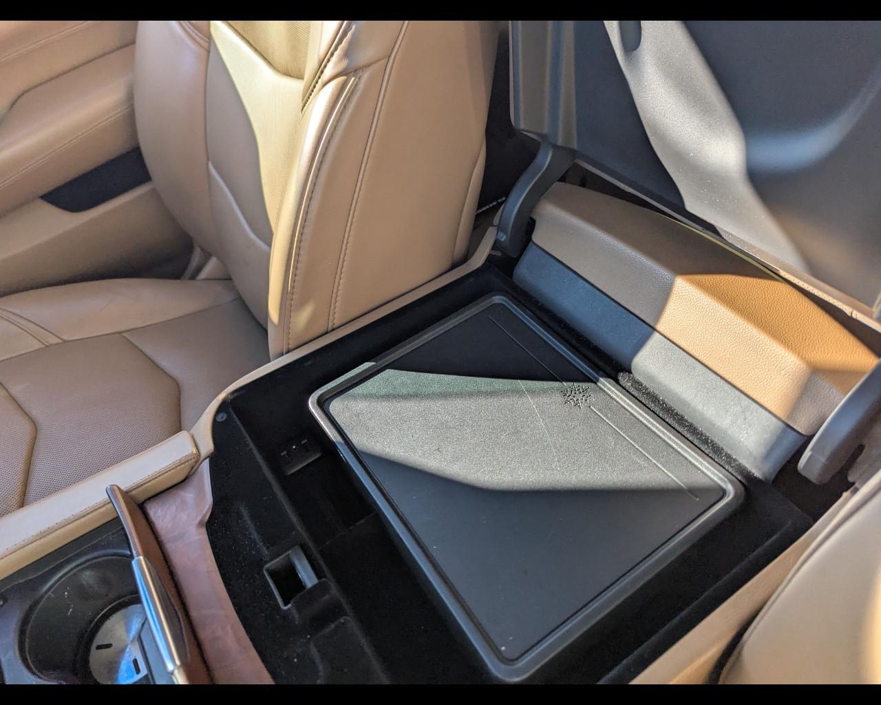 CADILLAC Escalade(2015-2019) - Escalade 6.2L V8 AT AWD Platinum