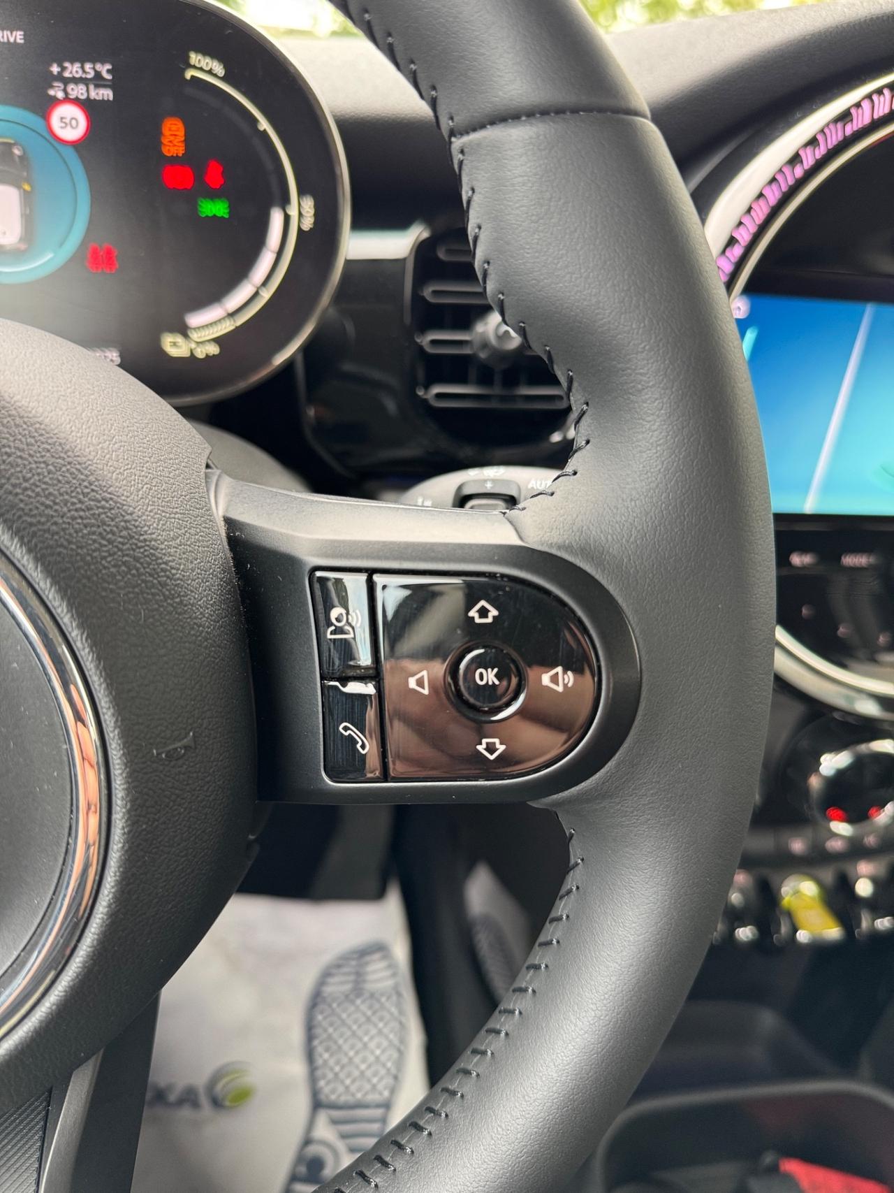 Mini Full Electric Cooper SE Camden Edition