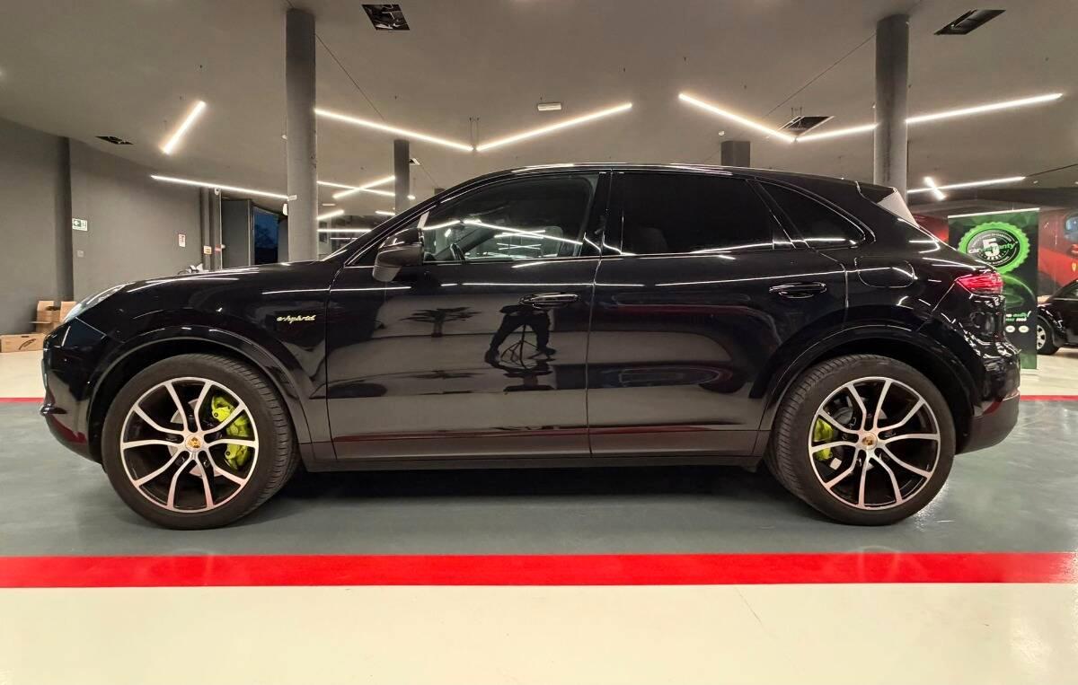 Porsche Cayenne 3.0 e-hybrid tiptronic
