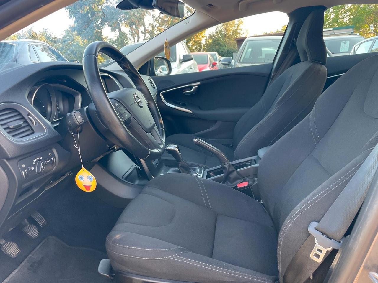 Volvo V40 D2 R-design Momentum soli 60 mila km