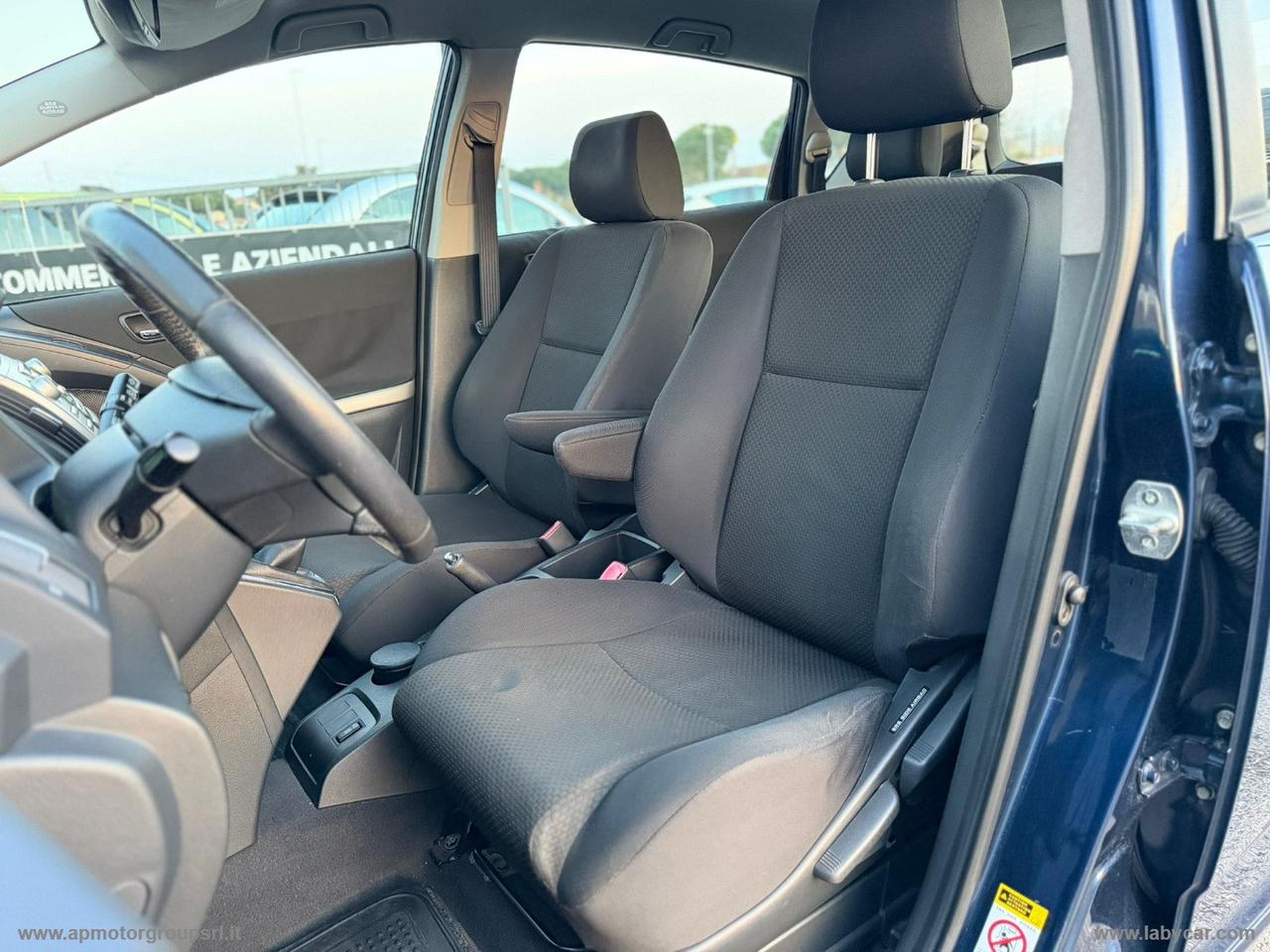 TOYOTA Corolla Verso 2.0 16V D-4D Sol 7 POSTI