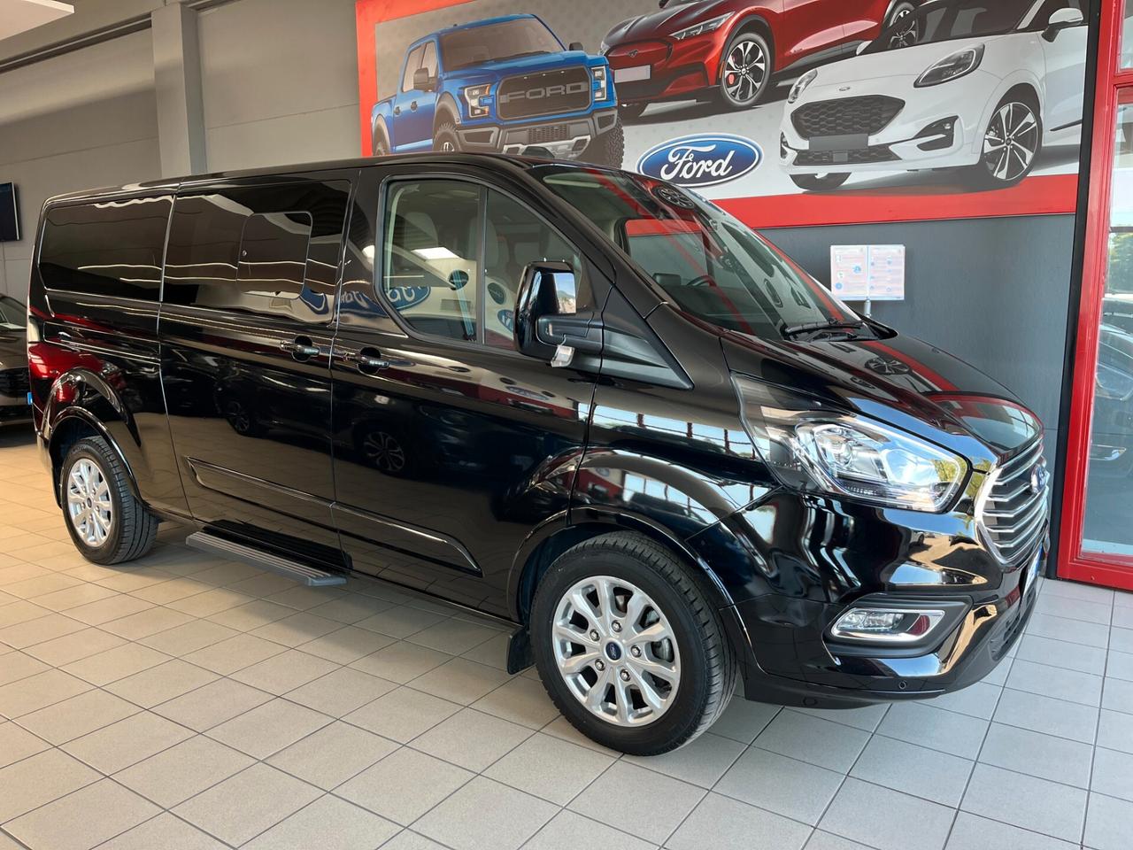 Ford Tourneo Custom Tourneo Custom 320 2.0 EcoBlue 185CV PL Titanium