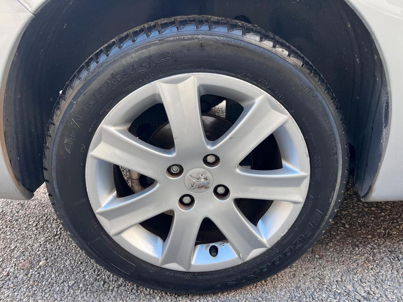 Peugeot 207 1.6 HDi TETTO PANORAMICO