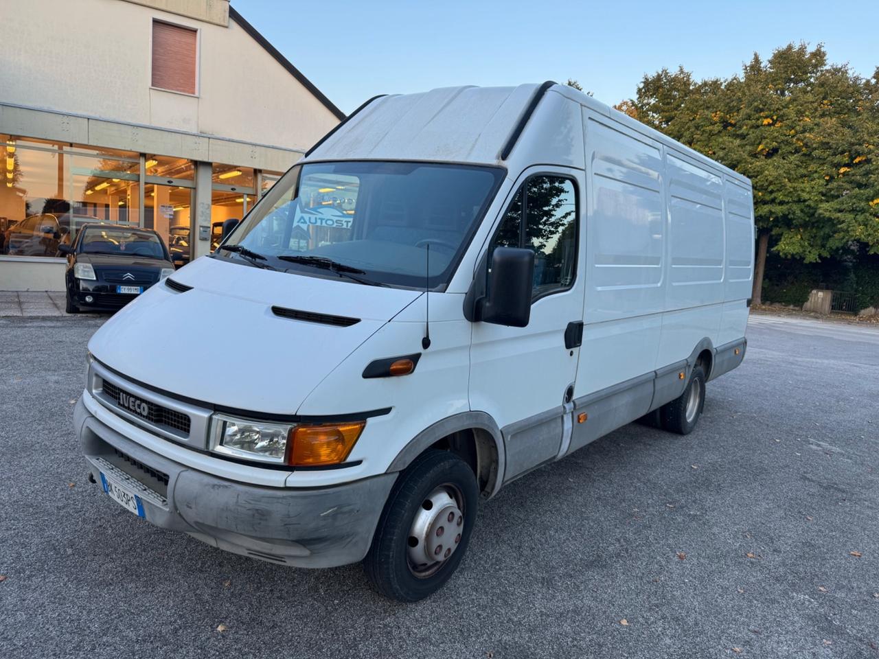 Iveco Daily ( PASSO LUNGO )