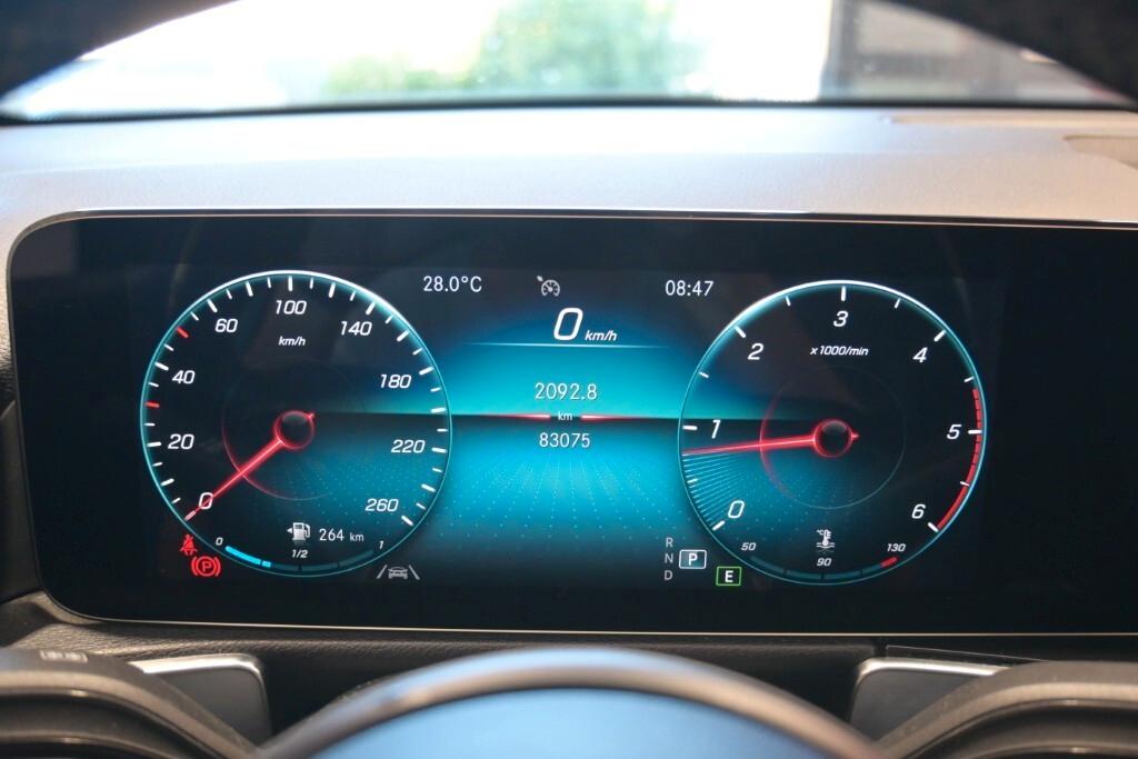 MERCEDES-BENZ GLB 180D 115CV AUTOMATIC BUSINESS SOLUTION ( CRUISE - PELLE - NAVI PREMIUM - MIRROR - PARK ASSIST - TELECAMERA POST. )