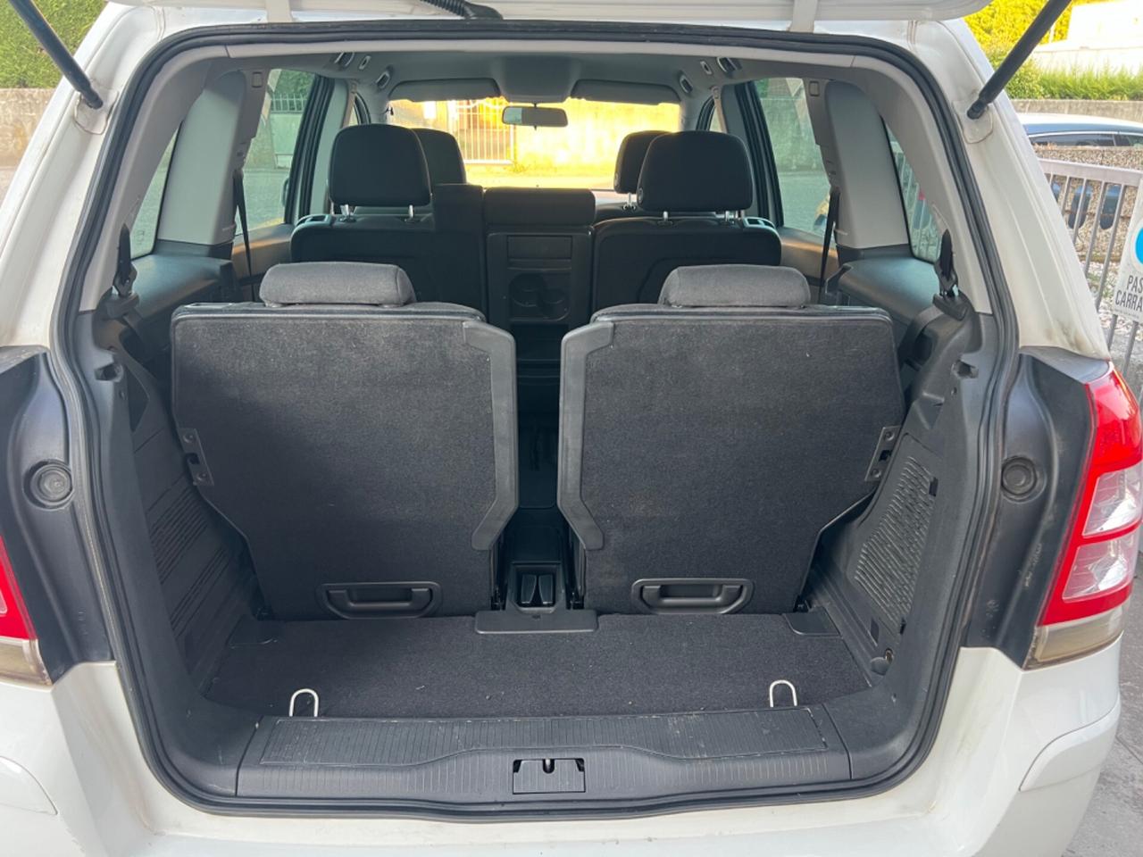 Opel Zafira 1.6 TURBO METANO 2029 7 POSTI 2013