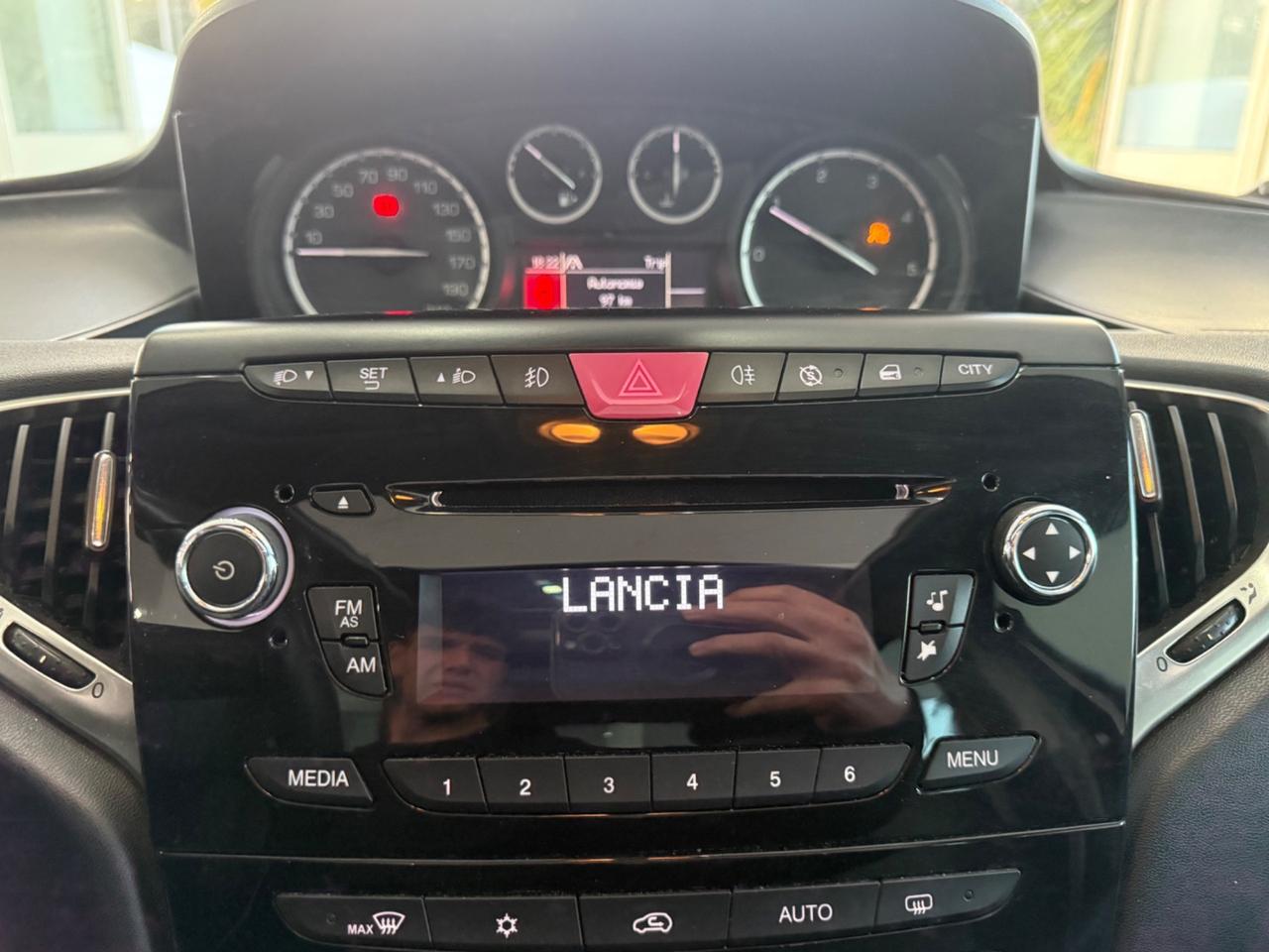 Lancia Ypsilon 1.3MJT95cv Platinum+TETTO APRIBILE2014