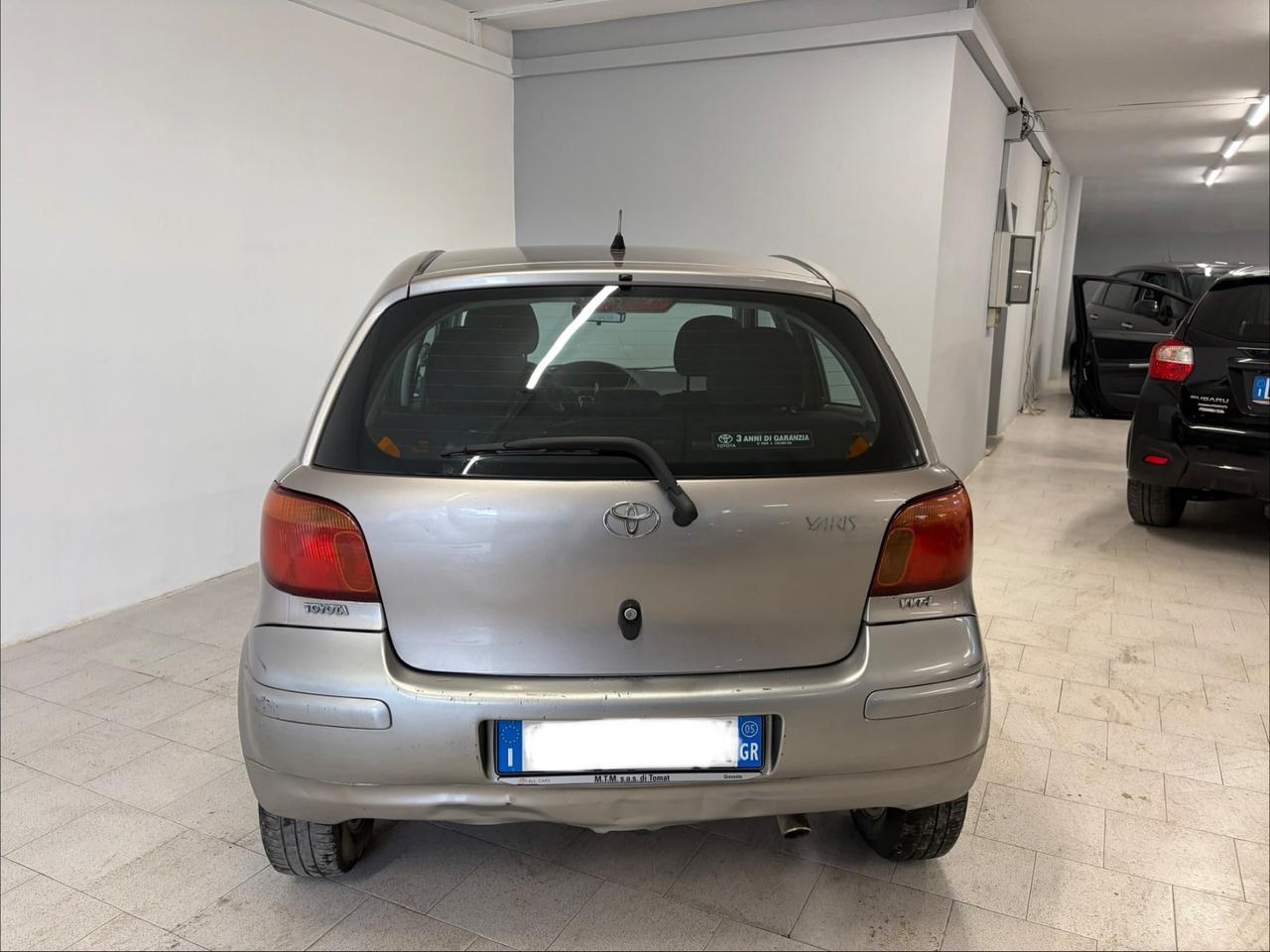 Toyota Yaris 1.3i 16V cat 5 porte Sol