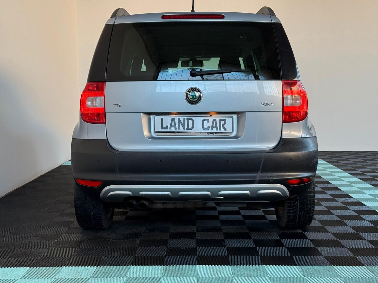 Skoda Yeti 2.0 TDI CR 110CV Adventure PER COMMERCIANTI