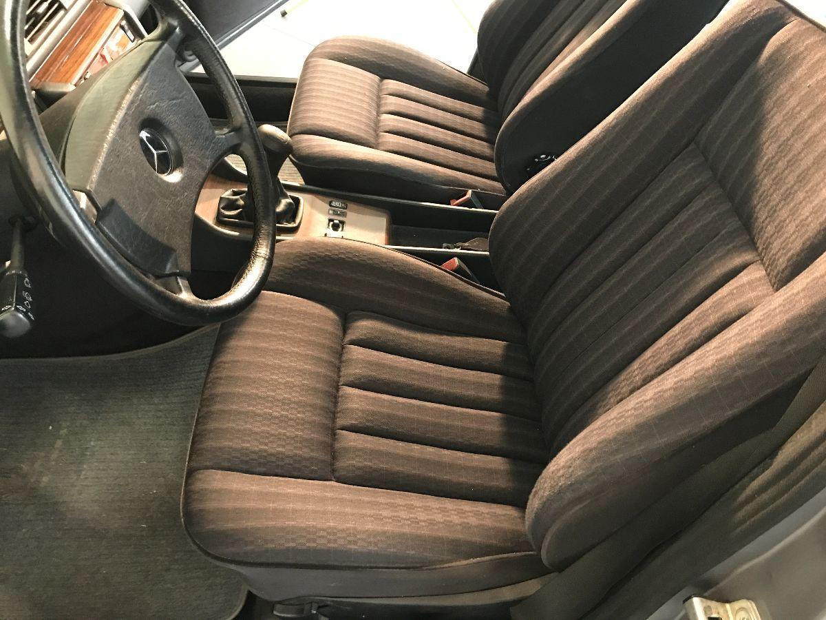 MERCEDES 200 E