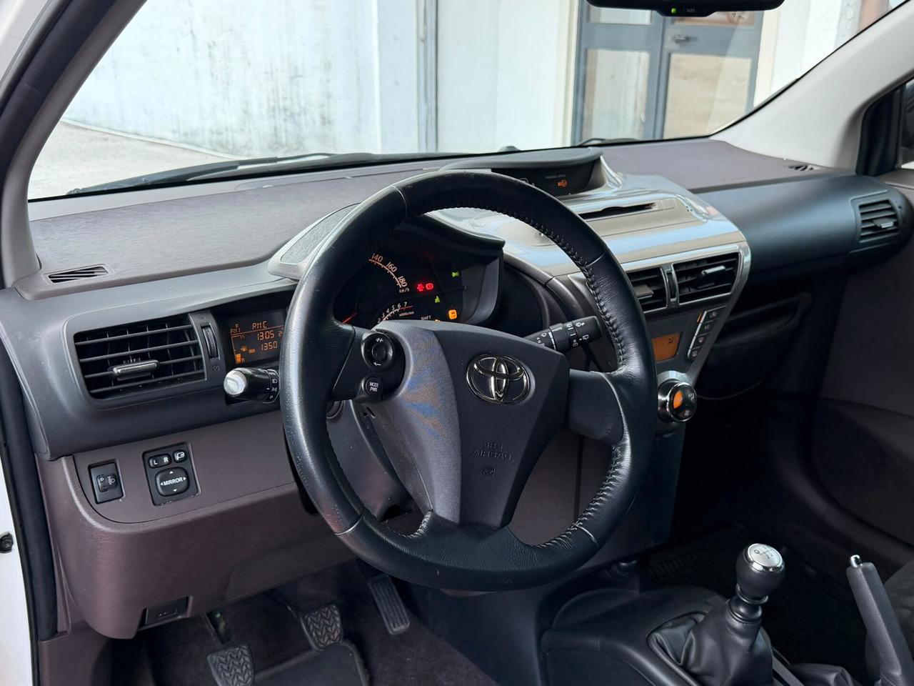 Toyota iQ 1.0 68 Cv Keyless - Cerchi in lega - Comandi