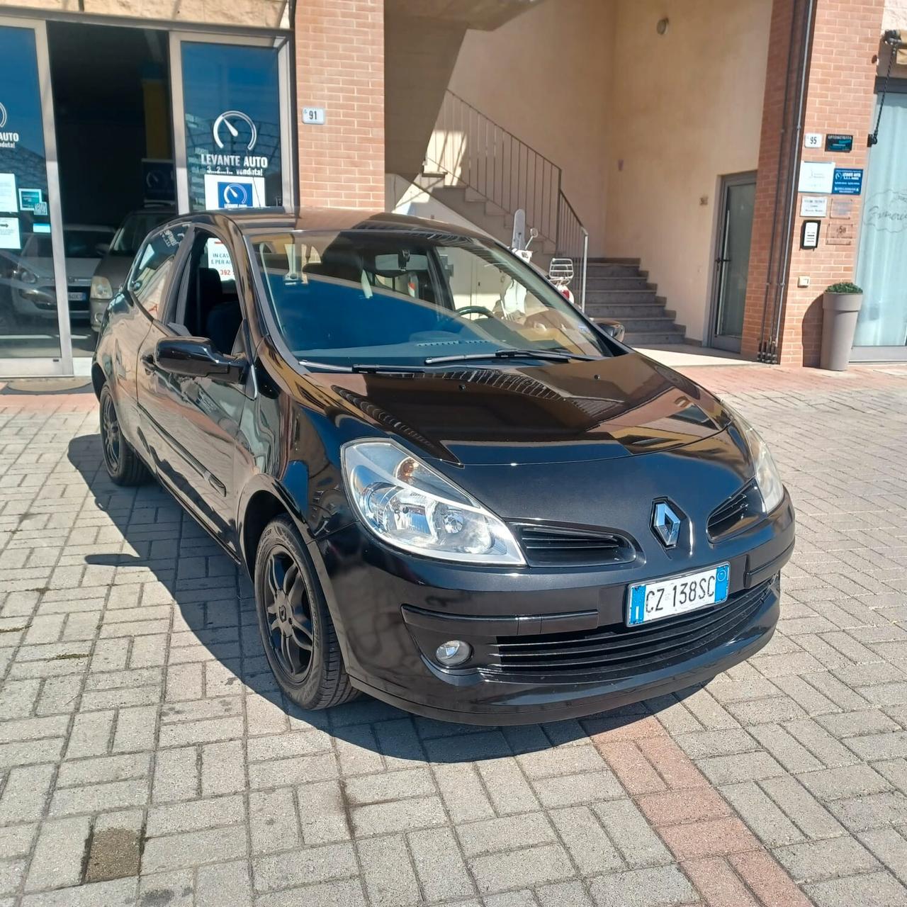 88.188 KM CLIO 1.2 PER NEOPATENTATI PERFETTA