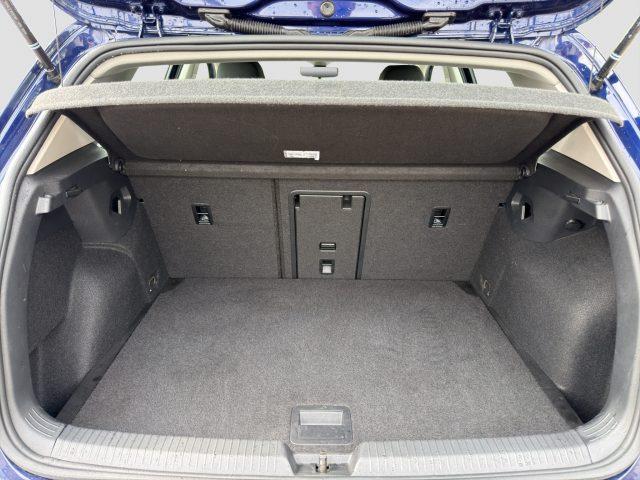 VOLKSWAGEN Golf Golf 1.0 eTSI EVO DSG Life
