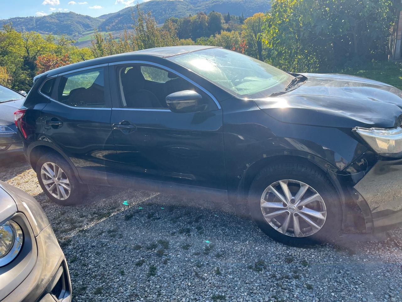 Nissan Qashqai 1.6 dCi AUTOMATICO INCIDENTATO