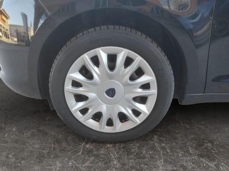 Lancia Ypsilon 1.2 8v Silver s&s 69cv