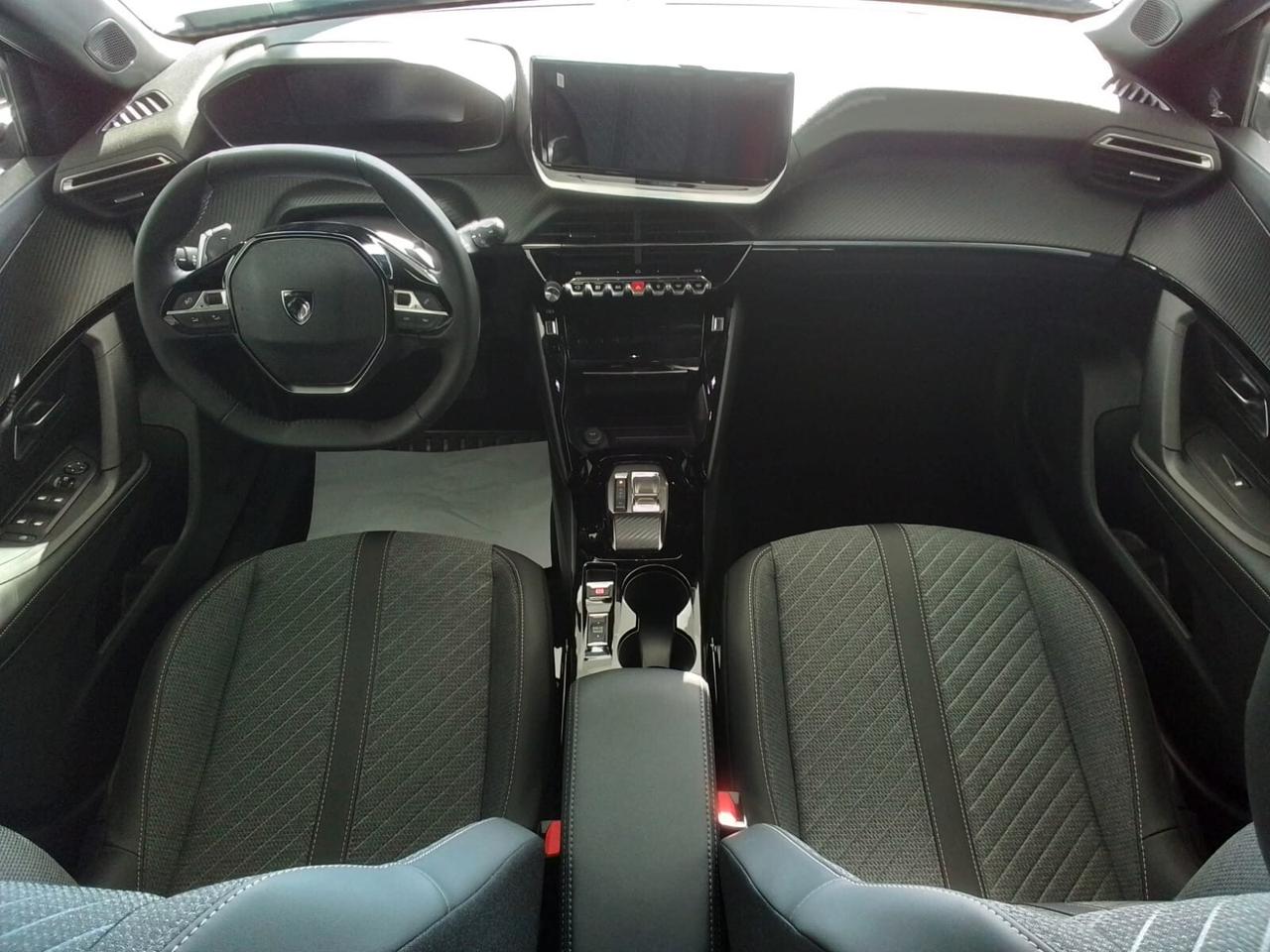 Peugeot 2008 Allure 1.2 HYBRID 136cv