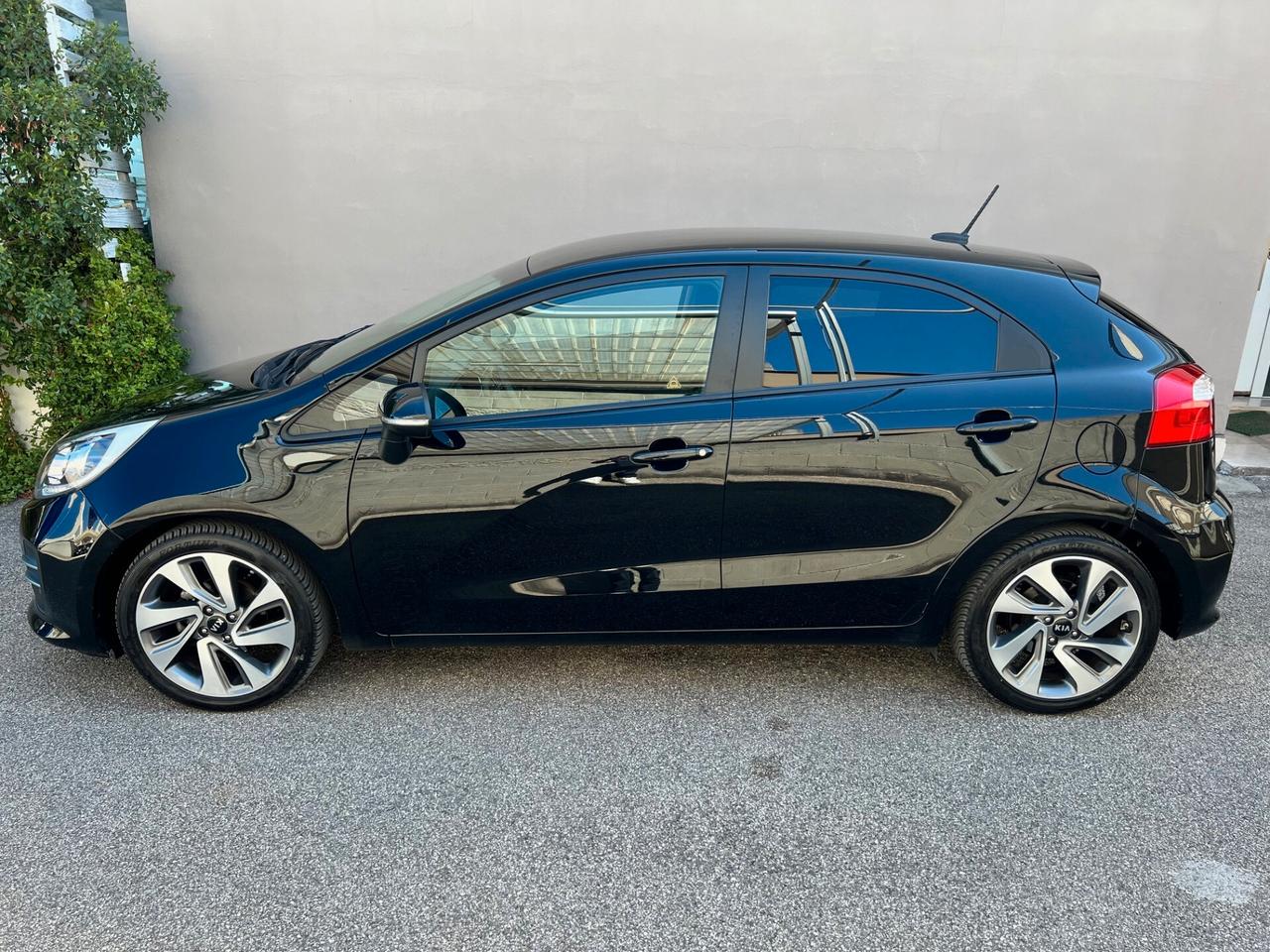 Kia Rio 1.1 crdi 75CV high tech S&S NAVI/CAMERA/TEL. PERF.
