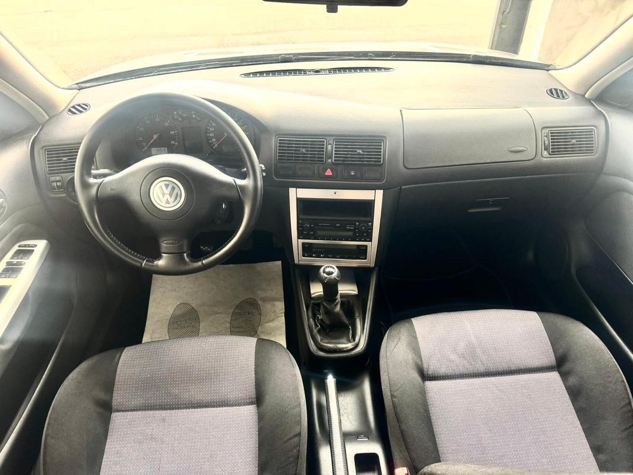 Volkswagen Golf 1.6 16V cat 5p. Highline